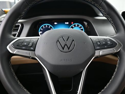 Used 2024 Volkswagen Atlas Cross Sport SE image 26