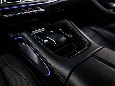 Used 2022 Mercedes-Benz GLE 450 4MATIC w/ Revised AMG Line Exterior image 6