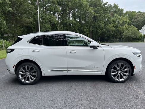 Used 2021 Buick Envision Avenir w/ Technology Package II image 2