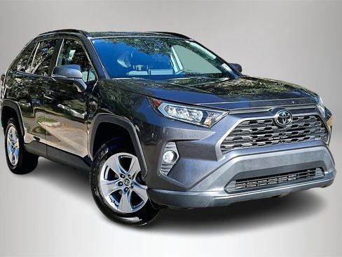 Used 2021 Toyota RAV4 XLE image 2