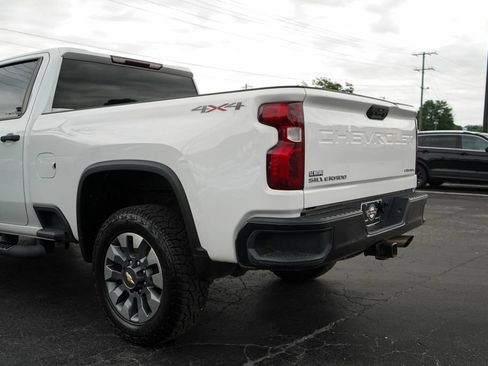 Used 2022 Chevrolet Silverado 2500 Custom w/ Custom Value Package AWD/4WD image 19