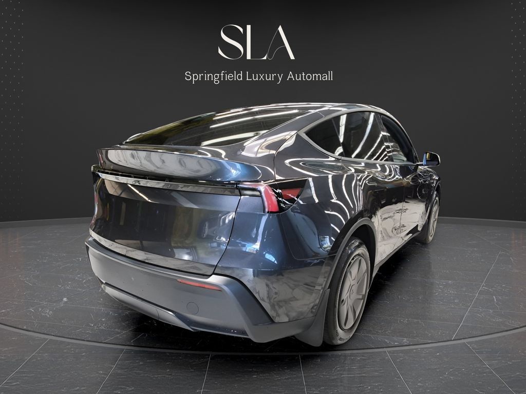 Used 2026 Tesla Model Y 2WD image 7