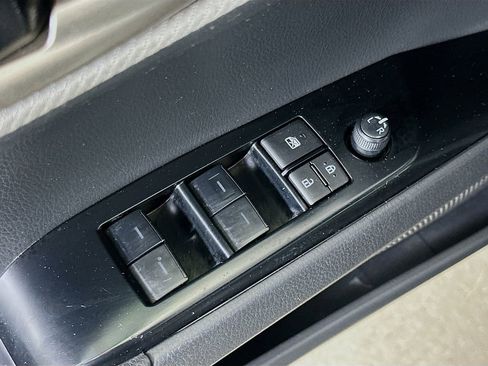 Used 2025 Toyota Camry SE image 20