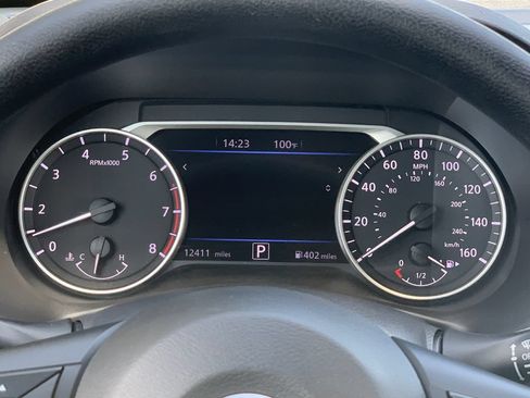 Used 2025 Nissan Sentra SV FWD image 10