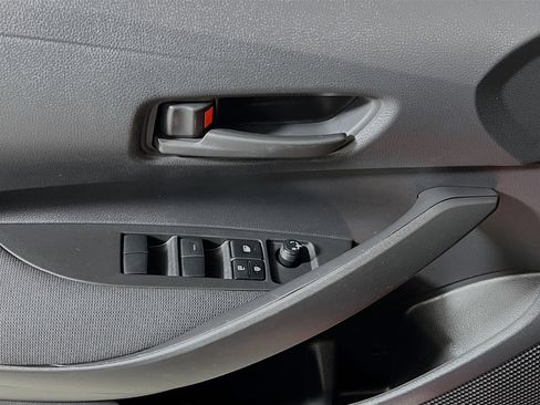 Used 2022 Toyota Corolla LE image 17