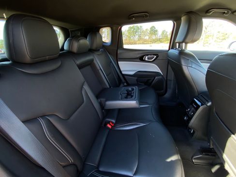 Used 2025 Jeep Compass Limited image 28