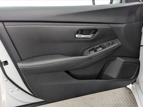 Used 2025 Nissan Sentra SV w/ All-Weather Package FWD image 12