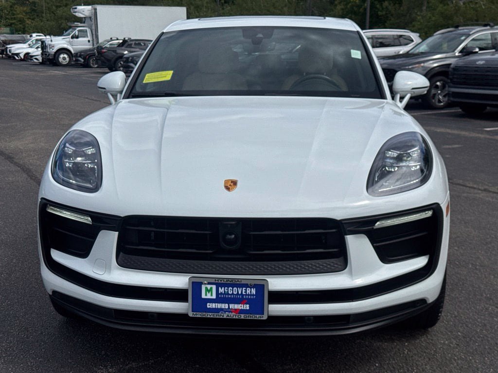 Used 2023 Porsche Macan AWD/4WD image 2