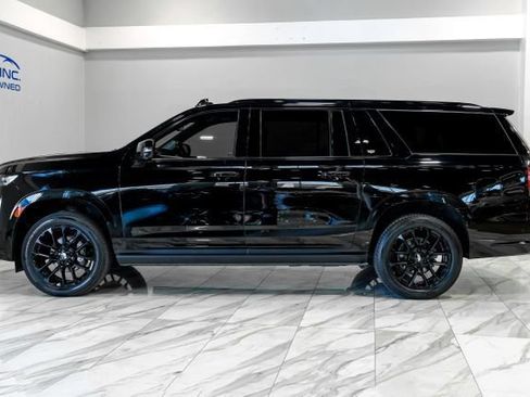 Used 2022 Cadillac Escalade ESV Sport Platinum w/ Heavy-Duty Trailer Package AWD/4WD image 17