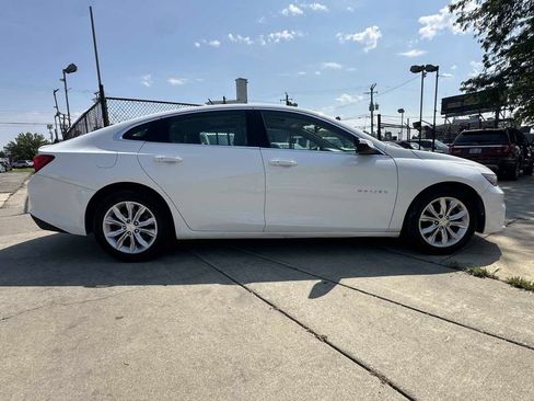 Used 2016 Chevrolet Malibu LT FWD image 4