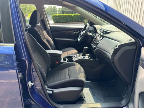Used 2018 Nissan Rogue SV w/ Premium Package AWD/4WD image 13