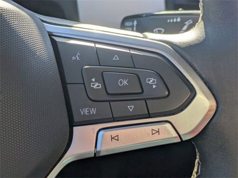 Certified 2021 Volkswagen Atlas Cross Sport SE w/ Panoramic Sunroof Package image 28