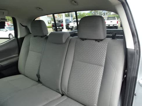 Certified 2022 Toyota Tacoma SR5 AWD/4WD image 20