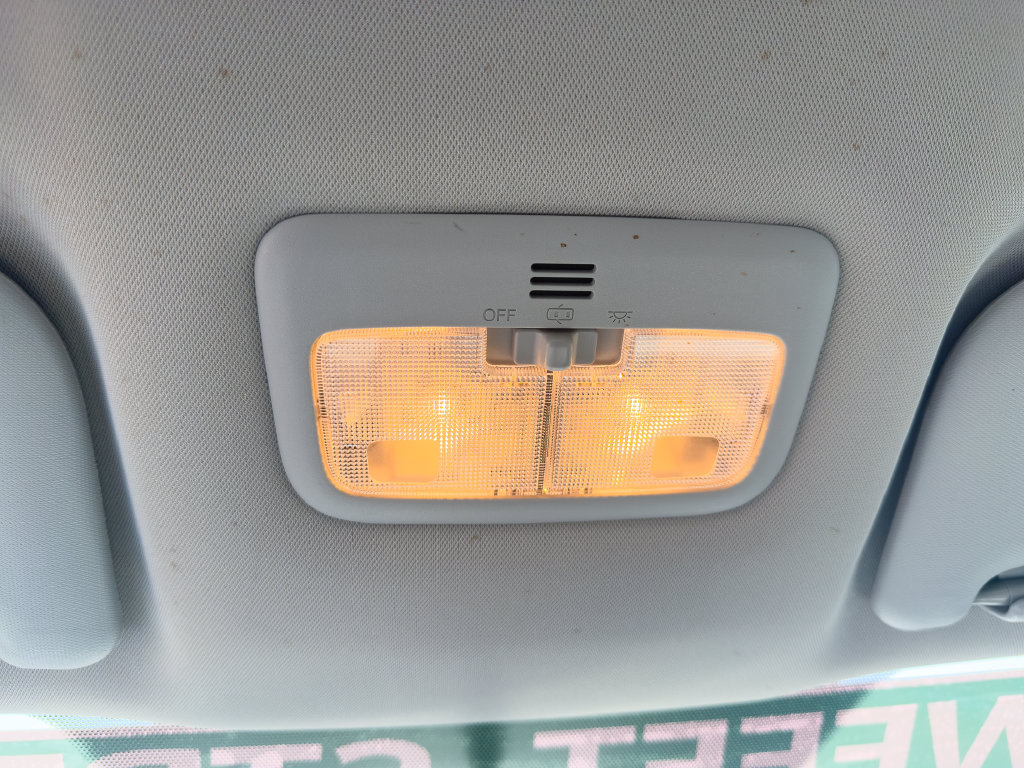 Used 2015 Toyota Corolla LE FWD image 28
