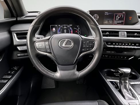 Used 2019 Lexus UX 200 w/ Premium Package FWD image 8