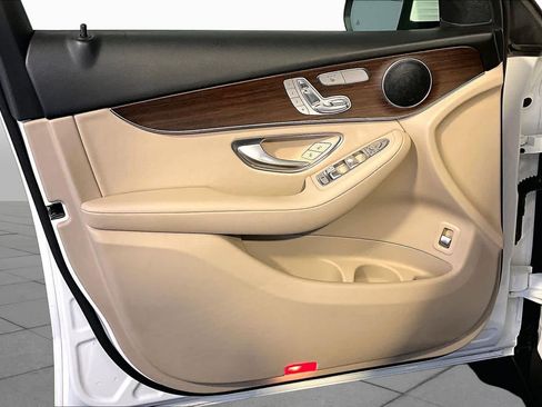 Certified 2022 Mercedes-Benz GLC 300 4MATIC image 22