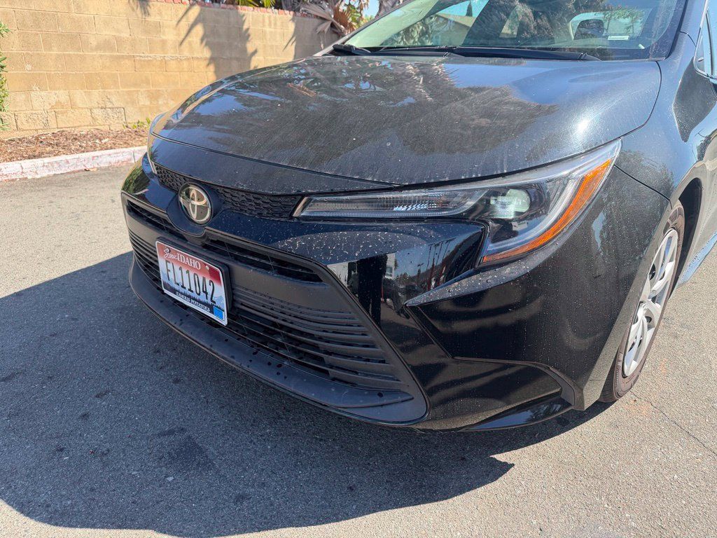 Used 2024 Toyota Corolla LE FWD image 3