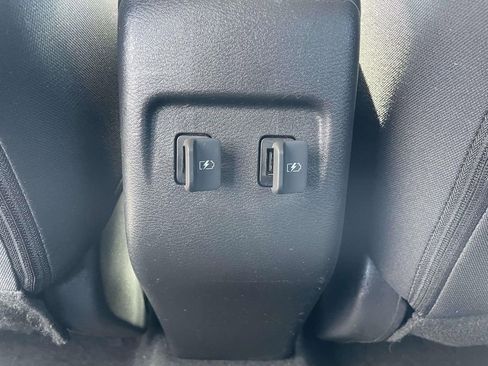 Used 2021 Nissan Kicks SV image 11