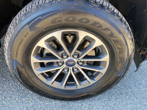 Used 2018 Ford F150 XLT w/ Equipment Group 302A Luxury image 31