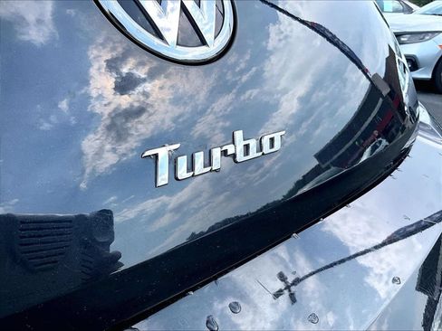 Used 2017 Volkswagen Beetle R-Line SEL FWD image 8