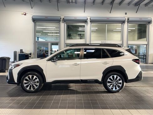 Used 2024 Subaru Outback Limited AWD/4WD image 4