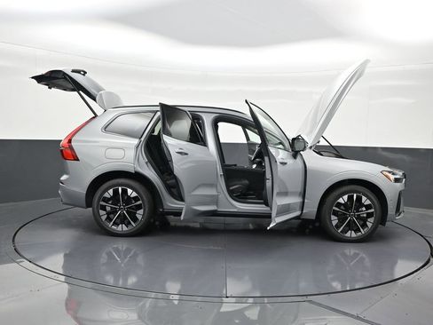 New 2026 Volvo XC60 B5 Plus AWD/4WD image 30
