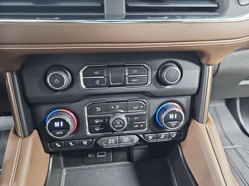 Certified 2023 Chevrolet Tahoe High Country AWD/4WD image 31