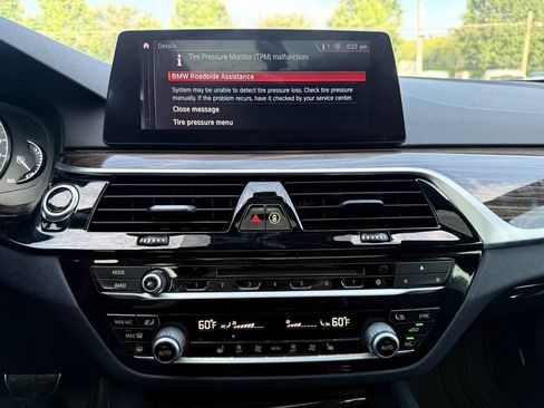 Used 2019 BMW 530e w/ M Sport Package RWD image 16