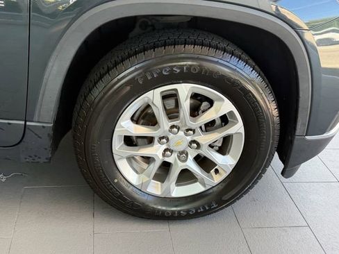 Used 2020 Chevrolet Traverse LT FWD image 17
