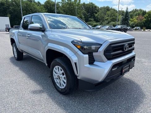 Used 2026 Toyota Tacoma SR5 AWD/4WD image 2