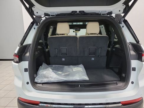 New 2025 Jeep Grand Cherokee L Limited image 7