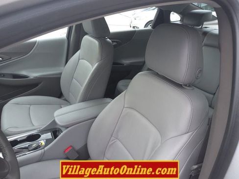 Used 2017 Chevrolet Malibu LT w/ Leather Package image 17