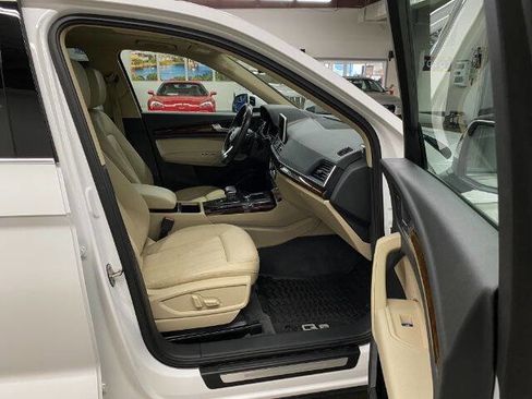 Used 2018 Audi Q5 2.0T Premium Plus w/ Premium Plus Package image 17