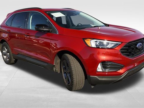 Used 2022 Ford Edge SEL w/ Sport Appearance Package image 4