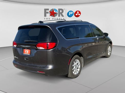 Used 2021 Chrysler Voyager Lxi FWD image 5