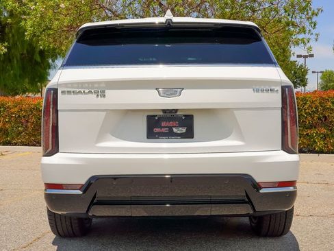 New 2025 Cadillac Escalade IQ Luxury 2 image 12