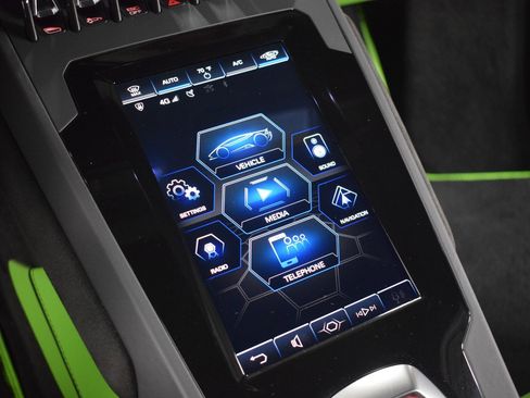 Used 2020 Lamborghini Huracan EVO image 34