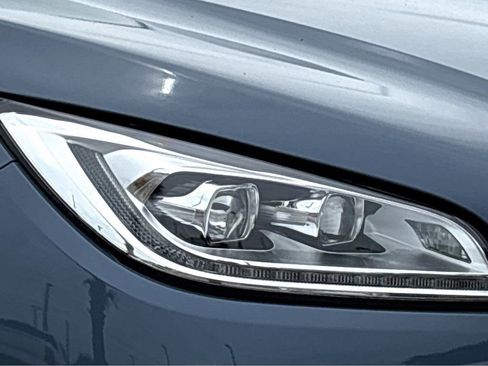 Used 2023 Lincoln Corsair Reserve FWD image 17