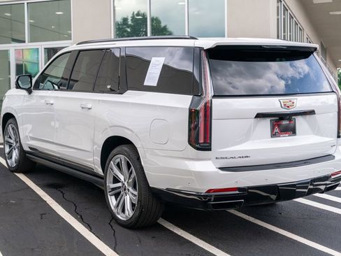 Used 2025 Cadillac Escalade ESV Sport w/ Touring Package AWD/4WD image 16