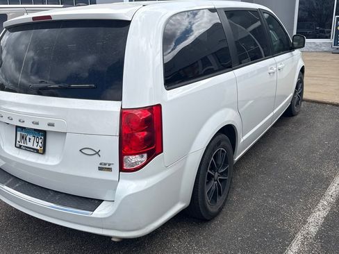 Used 2019 Dodge Grand Caravan GT FWD image 3