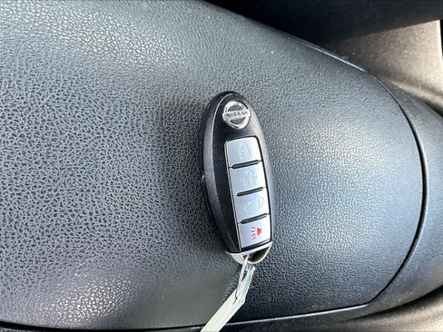 Used 2018 Nissan 370Z Touring RWD image 29