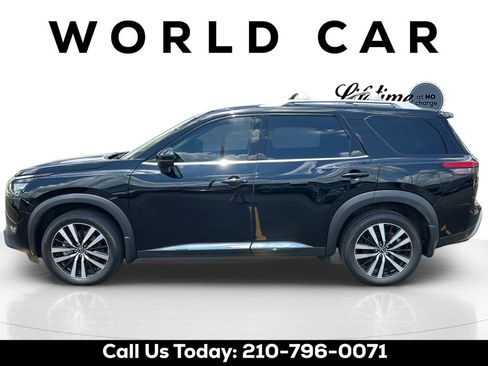 Used 2025 Nissan Pathfinder Platinum FWD image 4