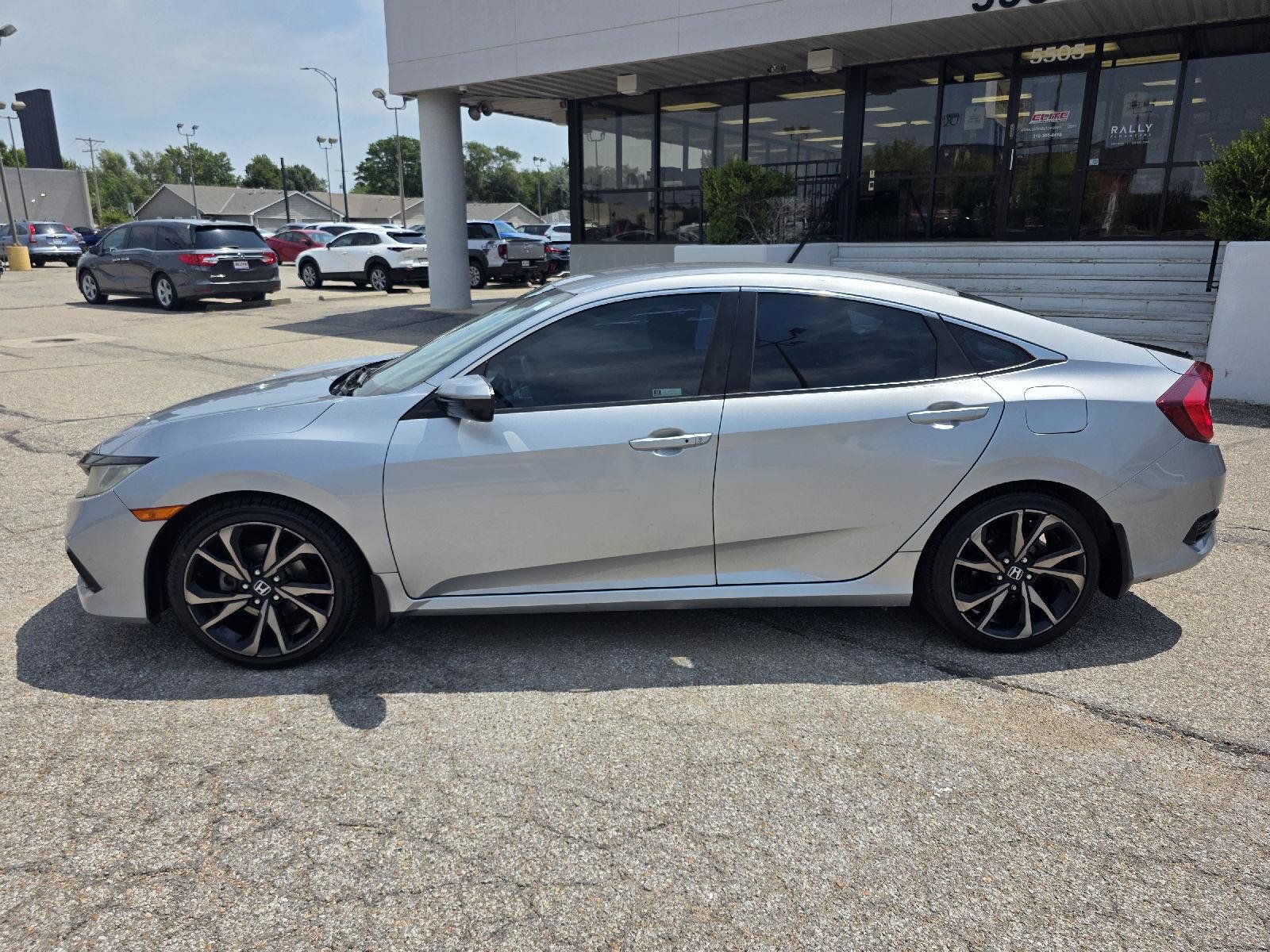 Used 2019 Honda Civic Sport image 8