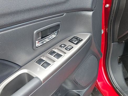 Used 2025 Mitsubishi Outlander Sport SE AWD/4WD image 15