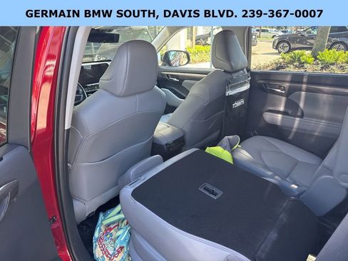 Used 2021 Toyota Highlander Platinum image 34