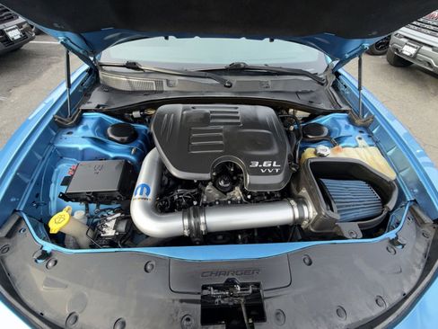 Used 2015 Dodge Charger SXT image 25