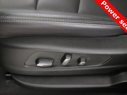 Used 2025 Cadillac XT5 Premium Luxury image 19