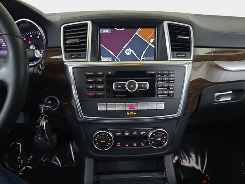 Used 2014 Mercedes-Benz GL 450 4MATIC image 23
