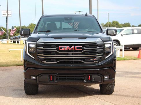 Used 2024 GMC Sierra 1500 AT4 w/ AT4 Premium Package AWD/4WD image 3