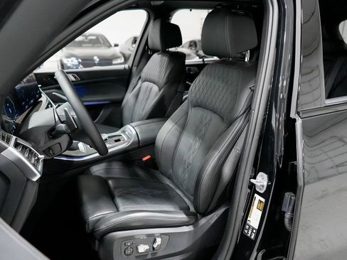 Used 2025 BMW X5 M60i image 10